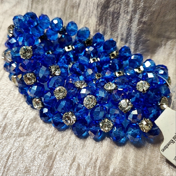 Vibrant Blue Aurora Borealis Prong Set Clear Rhinestone Stretch Bracelet NWT - Picture 6 of 10